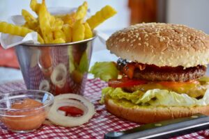 ジャンクフードをダイエット中に食べすぎた翌日の対処法は？