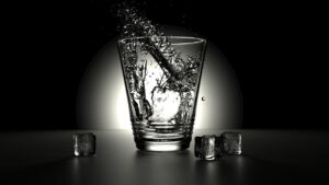食前に水を飲んでジャンクフードの食べ過ぎを防ぐ方法は？